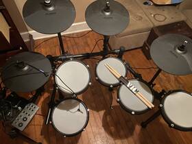 Alesis 197881101534 Nitro Max Expanded Electronic Drum Kit Black