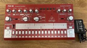 000-ee002-00010 Behringer Rd-6 Classic Analog Drum Machine Red With Stand And Power Supply