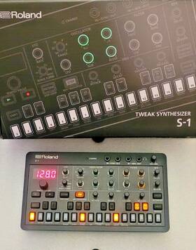 Roland 761294519691 Aira Compact S-1 Tweak Synthesizer