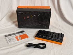 Roland 957054518769 Aira Compact T-8 Beat Machine And Bassline Synthesizer - Used Excellent