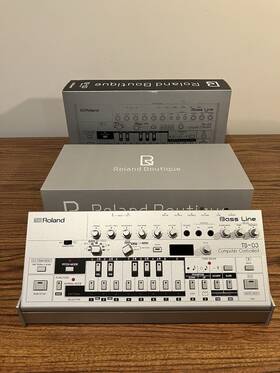 Tb-03 Roland Boutique Controller 303 Reissue With Box