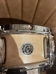 Usa Gretsch Brooklyn Snare Drum 14X5 8-LUG Satin Natural. Fixed Price $400.00.