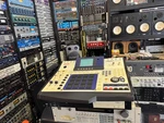 Akai 1.71 Drum Sampler /CD/HD/512MG/80GB/ Armens. Fixed Price $3099.00.