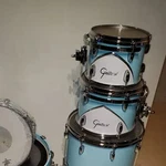Gretsch Renown Maple '57 Motor City Baby Blue 12"X9" Tom Drum W/diecast Mint. Fixed Price $459.00.