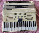 Vintage Piano Moreschi Accordion Italy 120 Bass Keys 41 Treble Pearl Finish. Fixed Price $199.89.
