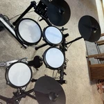Alesis Nitro Max Electronic Drum Set 8-PIECE With Bluetooth And Bfd Sounds.. Fixed Price $365.00.