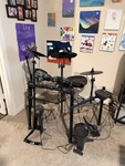 Alesis Nitro Electronic Drum Kit Programmable Effects 8 Pads Throne Pedal. Fixed Price $500.00.