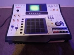 Akai MPC4000 Drum Sampler Sequencer Cd Hd Used *screen Needs Replace*. Fixed Price $2199.99.