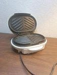 Hamilton Beach Contact Grill 25219. Fixed Price $12.25.